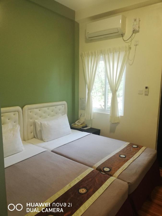Supreme Hotel Yangon Exterior foto