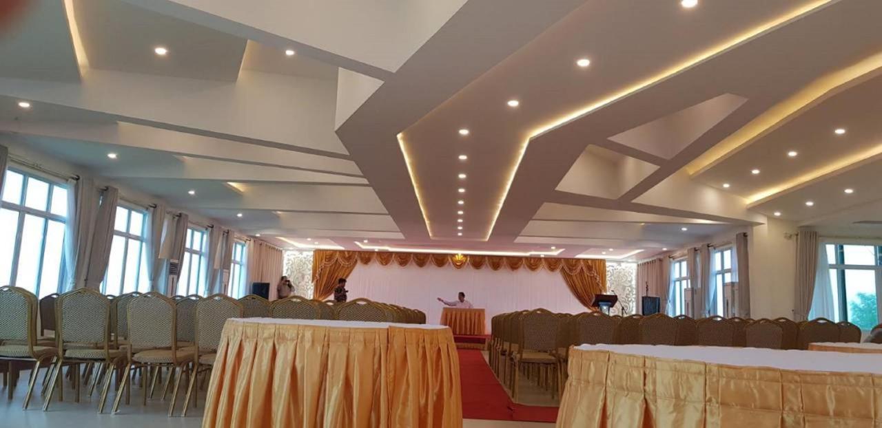 Supreme Hotel Yangon Exterior foto